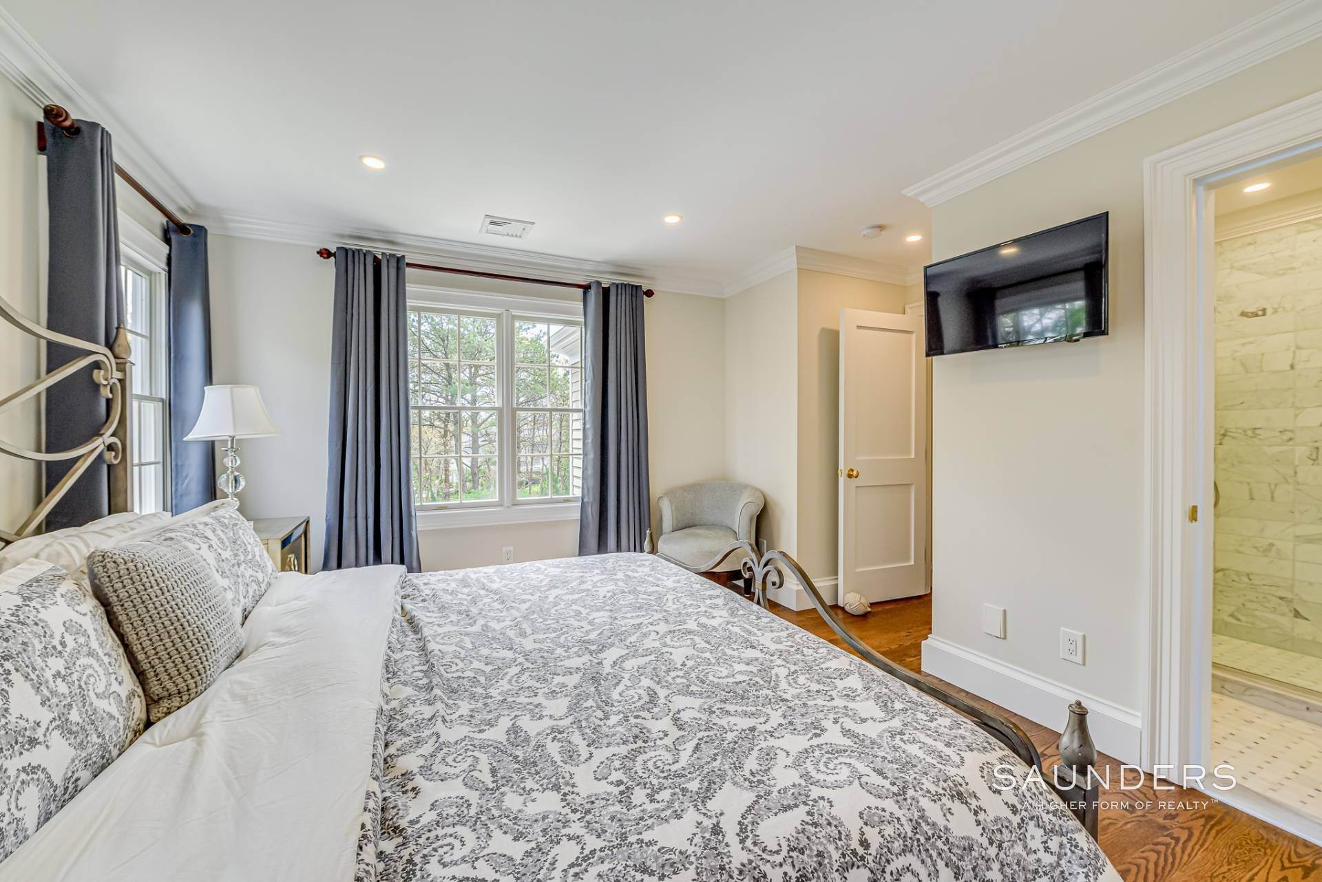 26. Single Family Homes at East Quogue Escape -Newly Renovated Newly Furnished 139 Maggie Drive, East Quogue, NY 11942