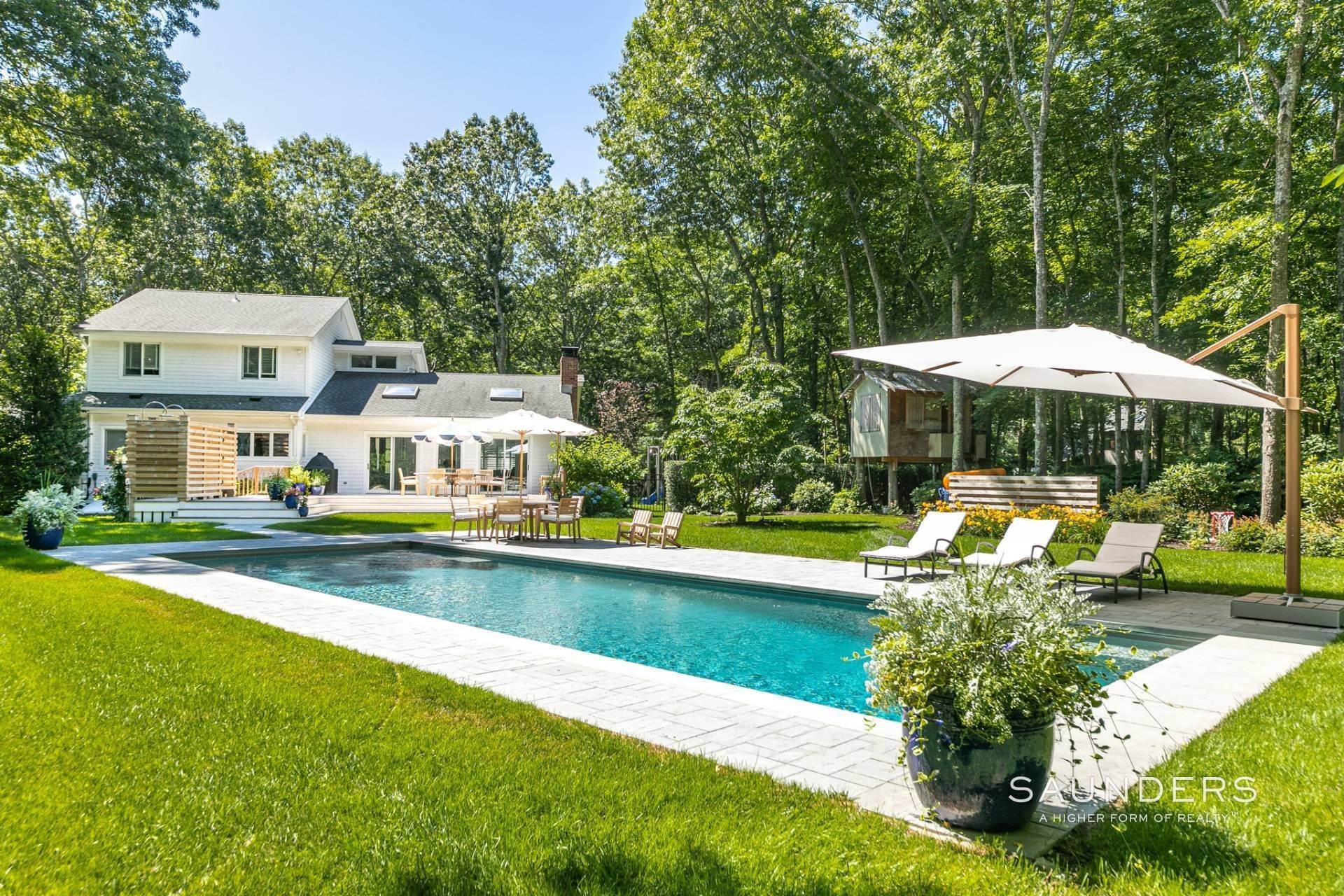 1. Single Family Homes at Shelter Island Spacious Contemporary With Pool 17 Crescent Way, Shelter Island, NY 11964
