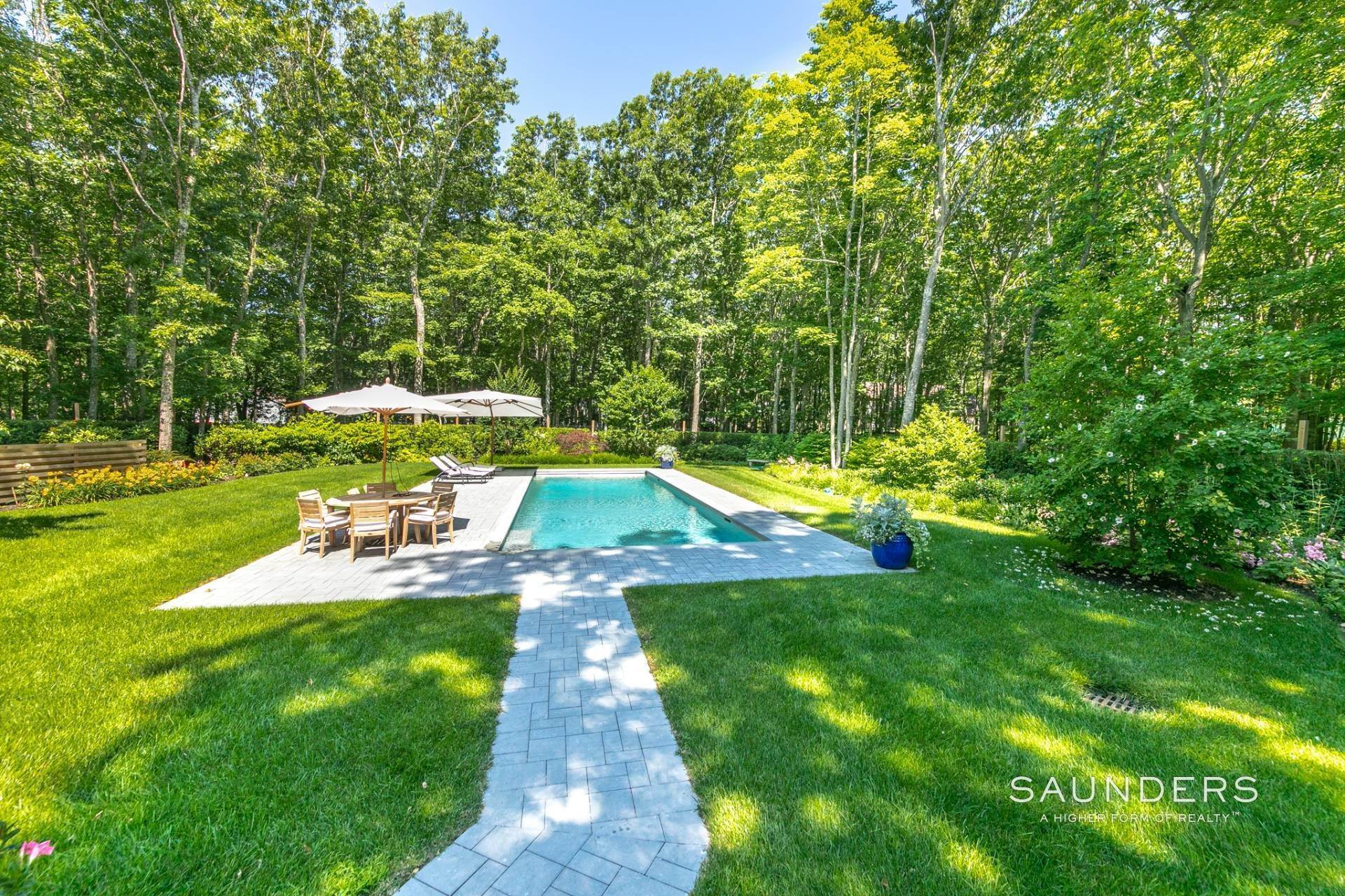 8. Single Family Homes at Shelter Island Spacious Contemporary With Pool 17 Crescent Way, Shelter Island, NY 11964