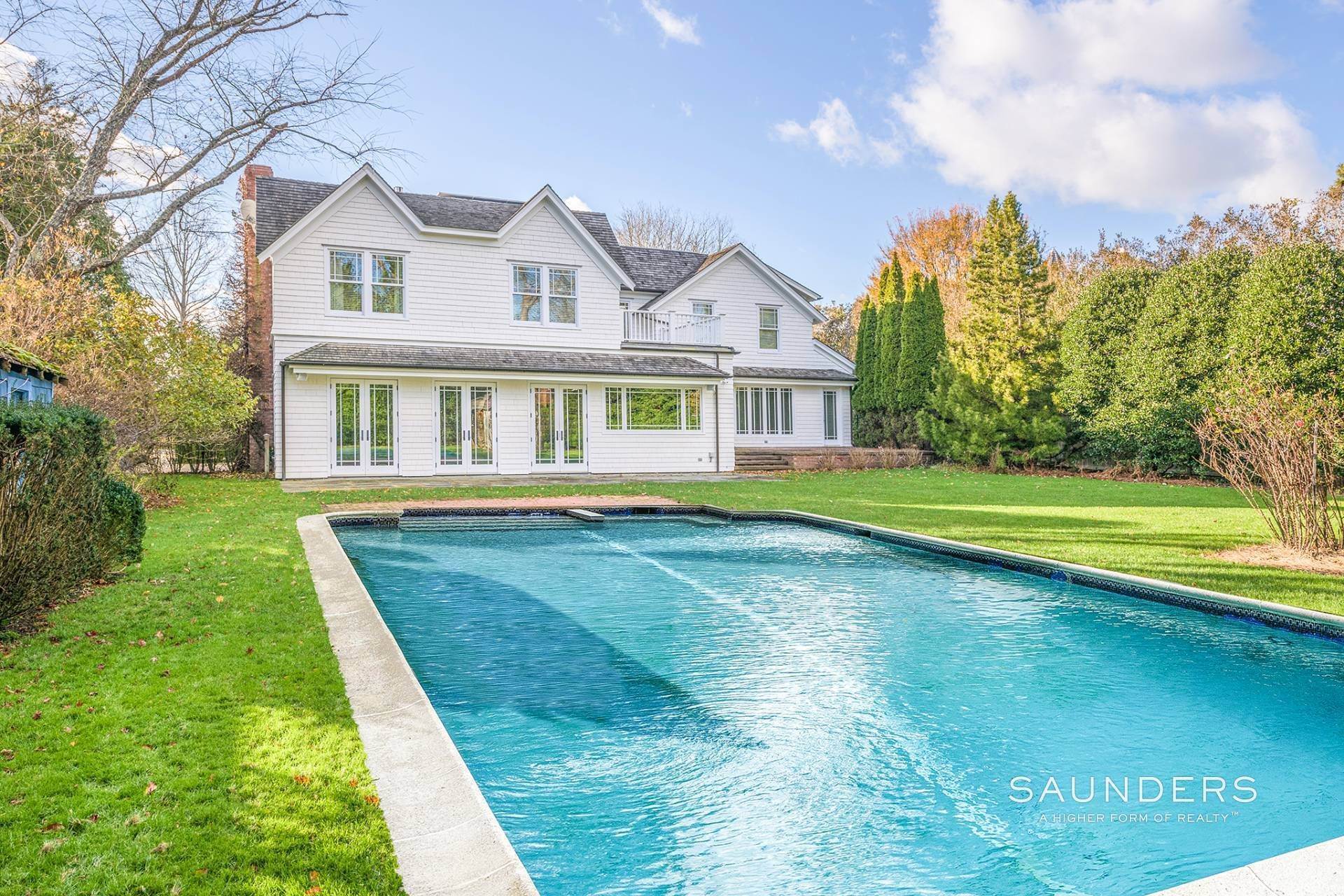 1. Single Family Homes for Sale at Elegant Traditional With Guest House And Pool 92 Little Plains Road, Southampton, NY 11968
