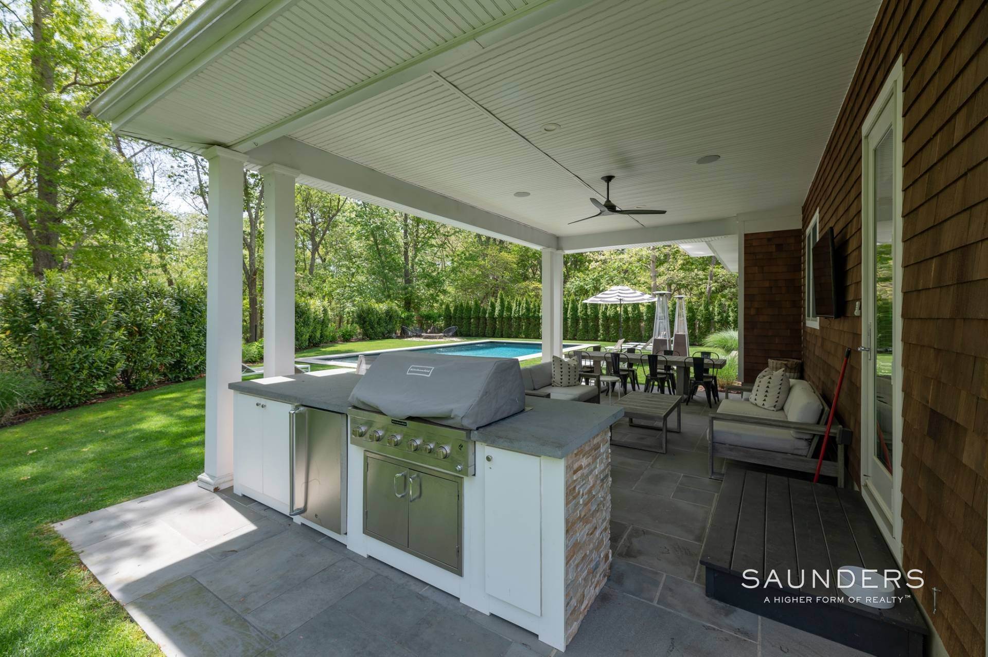 29. Single Family Homes for Sale at Sun-Drenched Retreat In Sag Harbor 14 Lincoln Street, Sag Harbor, NY 11963