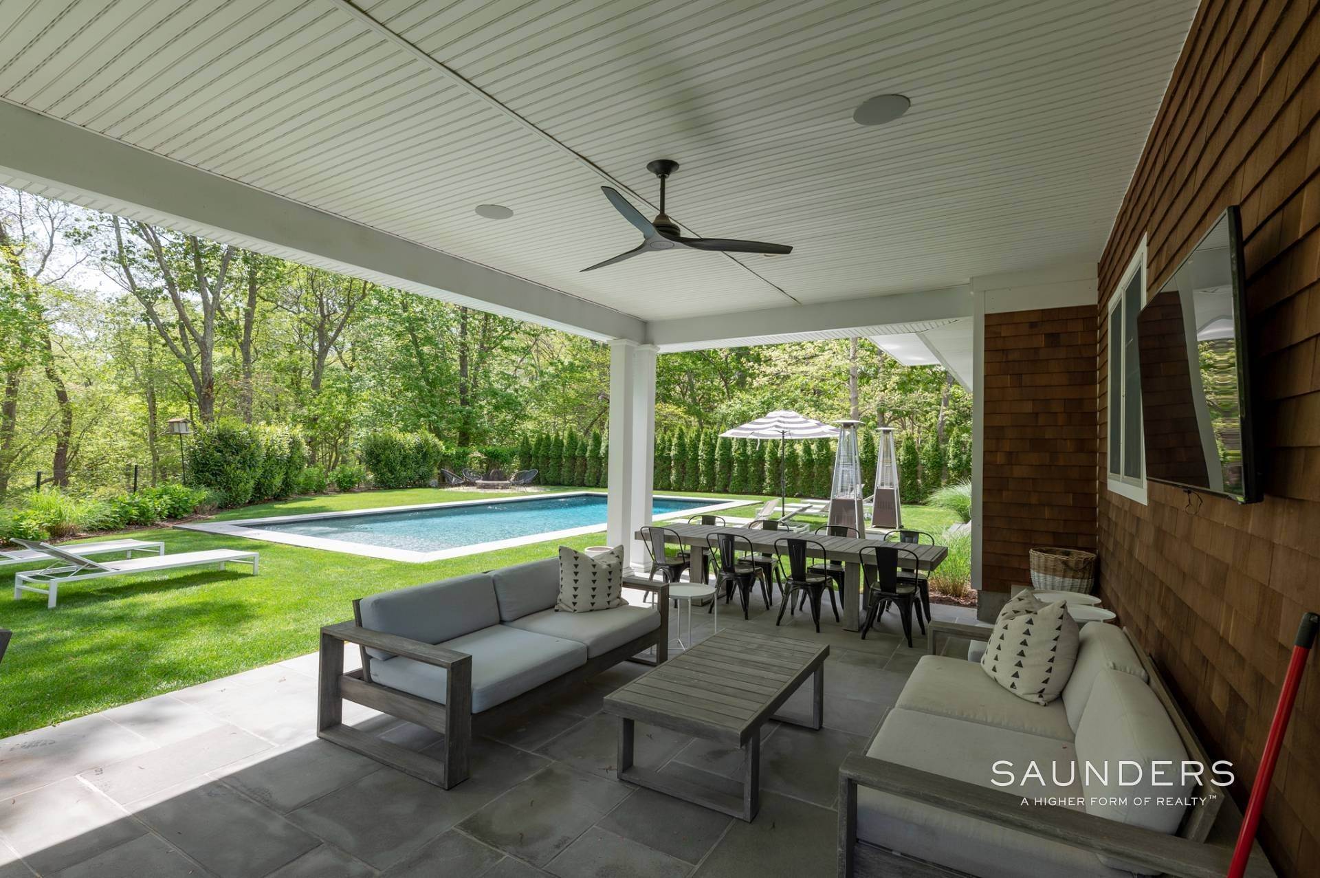 27. Single Family Homes for Sale at Sun-Drenched Retreat In Sag Harbor 14 Lincoln Street, Sag Harbor, NY 11963