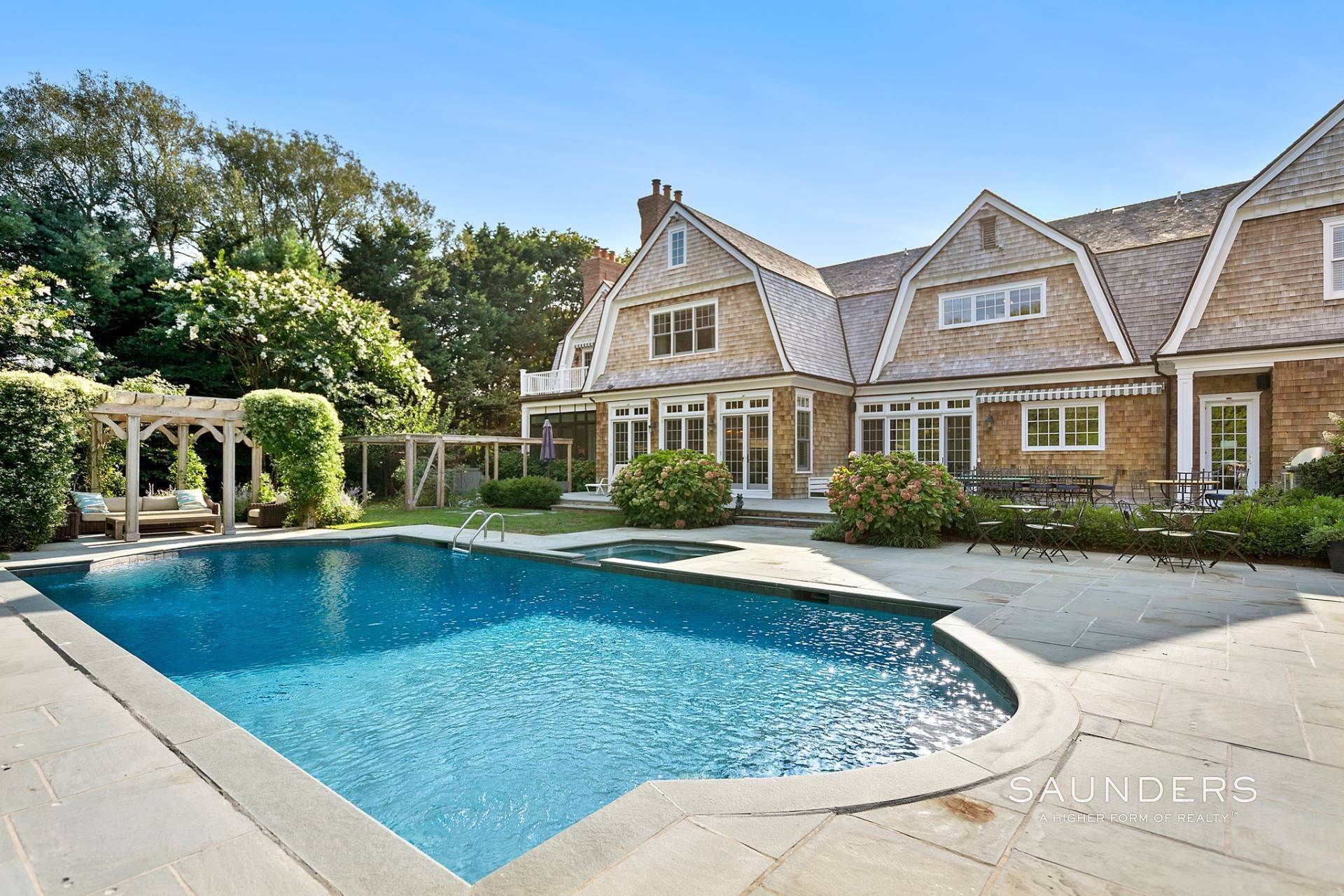 23. Single Family Homes for Sale at Spectacular Southampton Village Estate 254 South Main Street, Southampton, NY 11968