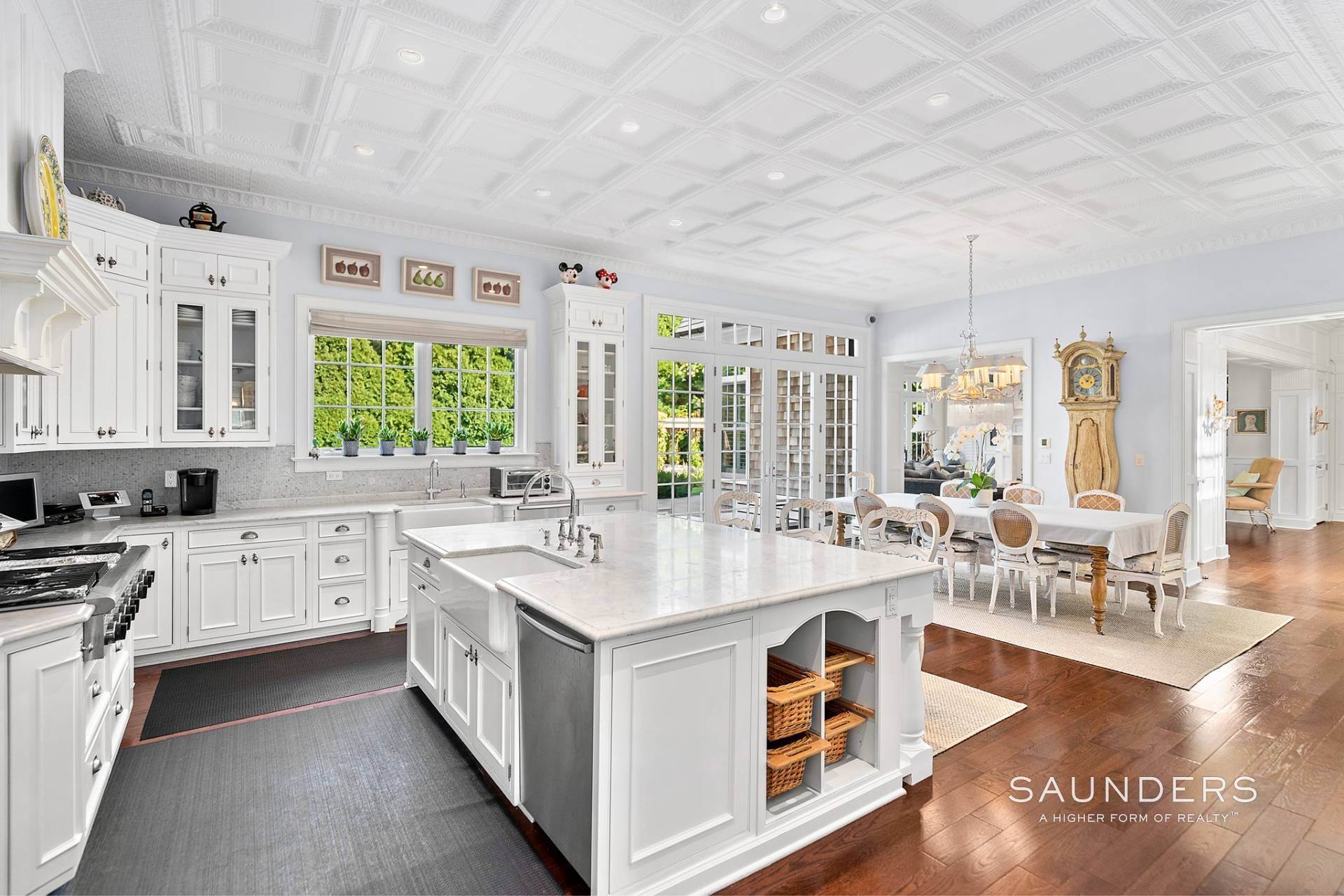 9. Single Family Homes for Sale at Spectacular Southampton Village Estate 254 South Main Street, Southampton, NY 11968