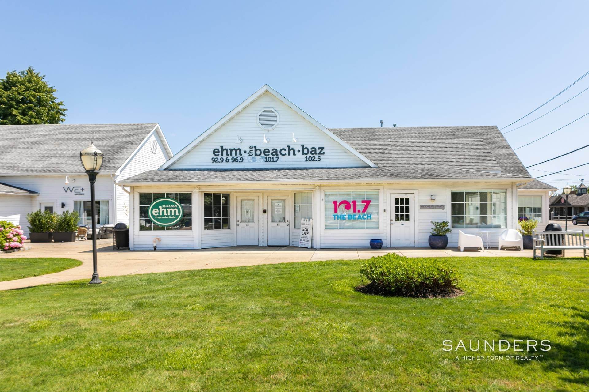 7. Commercial for Sale at Wet And Dry Retail Opportunity In Water Mill 760 Montauk Highway, Water Mill, NY 11976