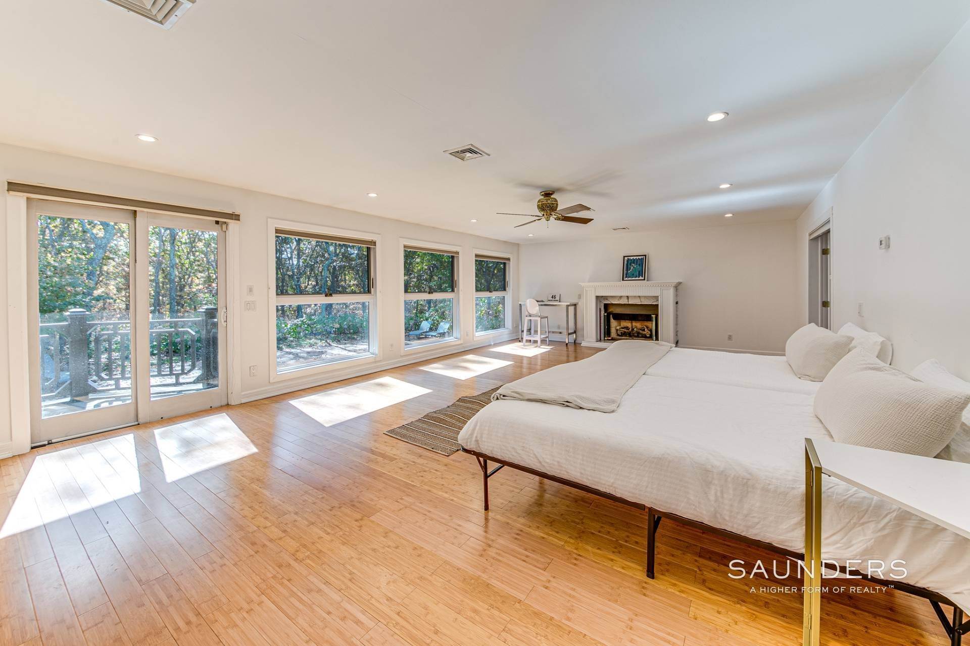 20. Single Family Homes at Spacious, Light-Filled East Hampton Traditional 46 Ancient Highway, East Hampton, NY 11937