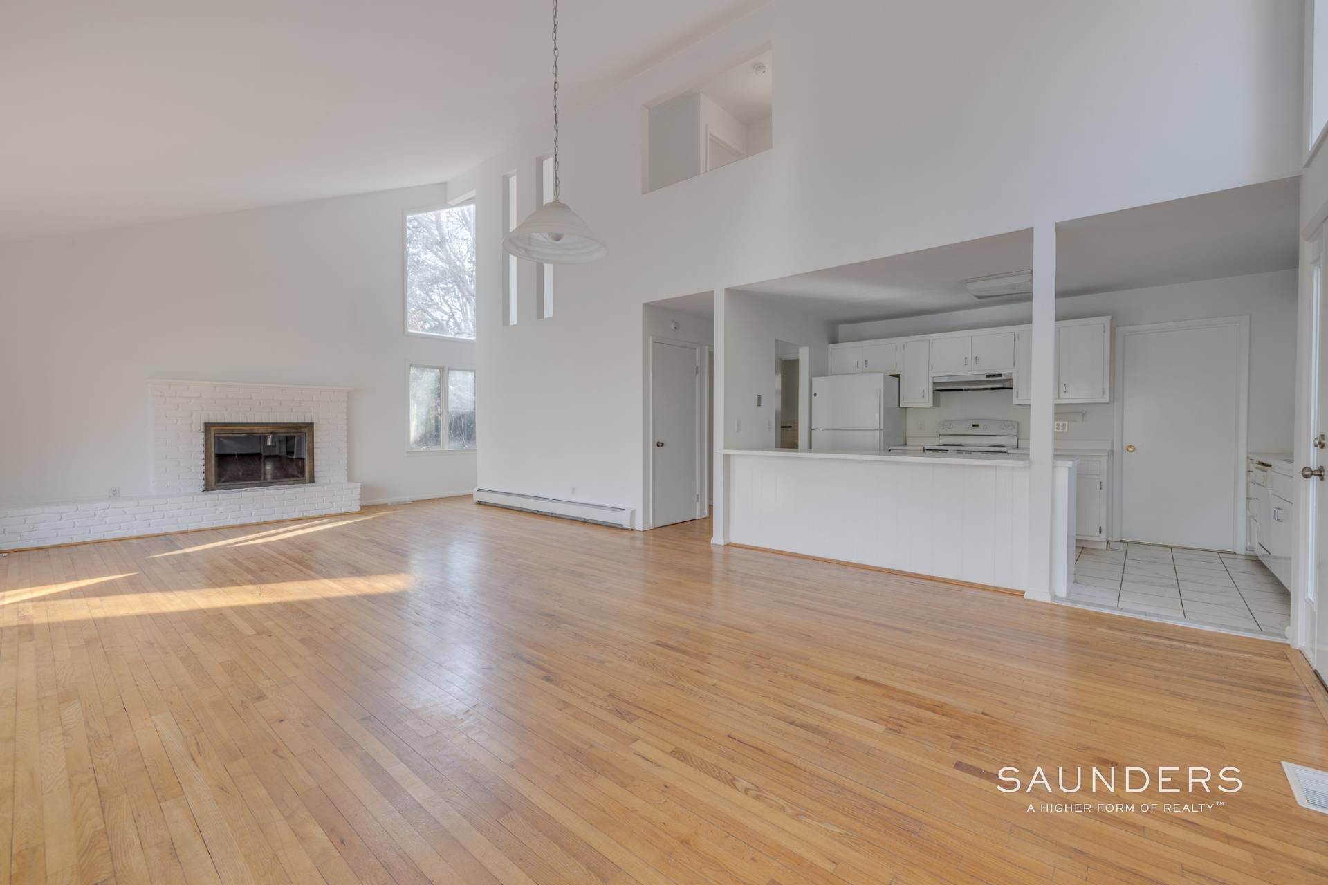 3. Single Family Homes for Sale at Crisp Clearwater Contemporary On A Double Lot 36 Dorset Road, East Hampton, NY 11937