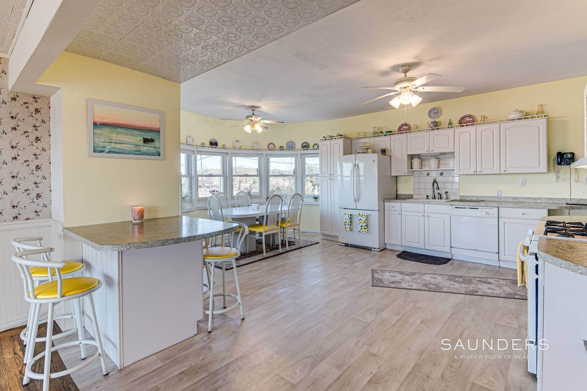 9. Single Family Homes for Sale at Bayfront Bliss 302 Shore Road, Amagansett, NY 11930