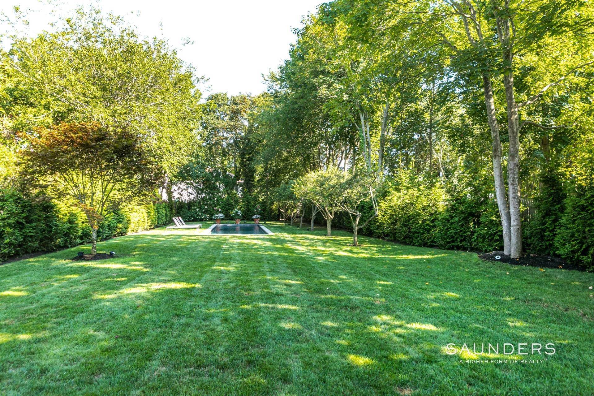 23. Single Family Homes for Sale at Turnkey Jewel Box With Classic Charm 33 Halsey Avenue, Southampton, NY 11968