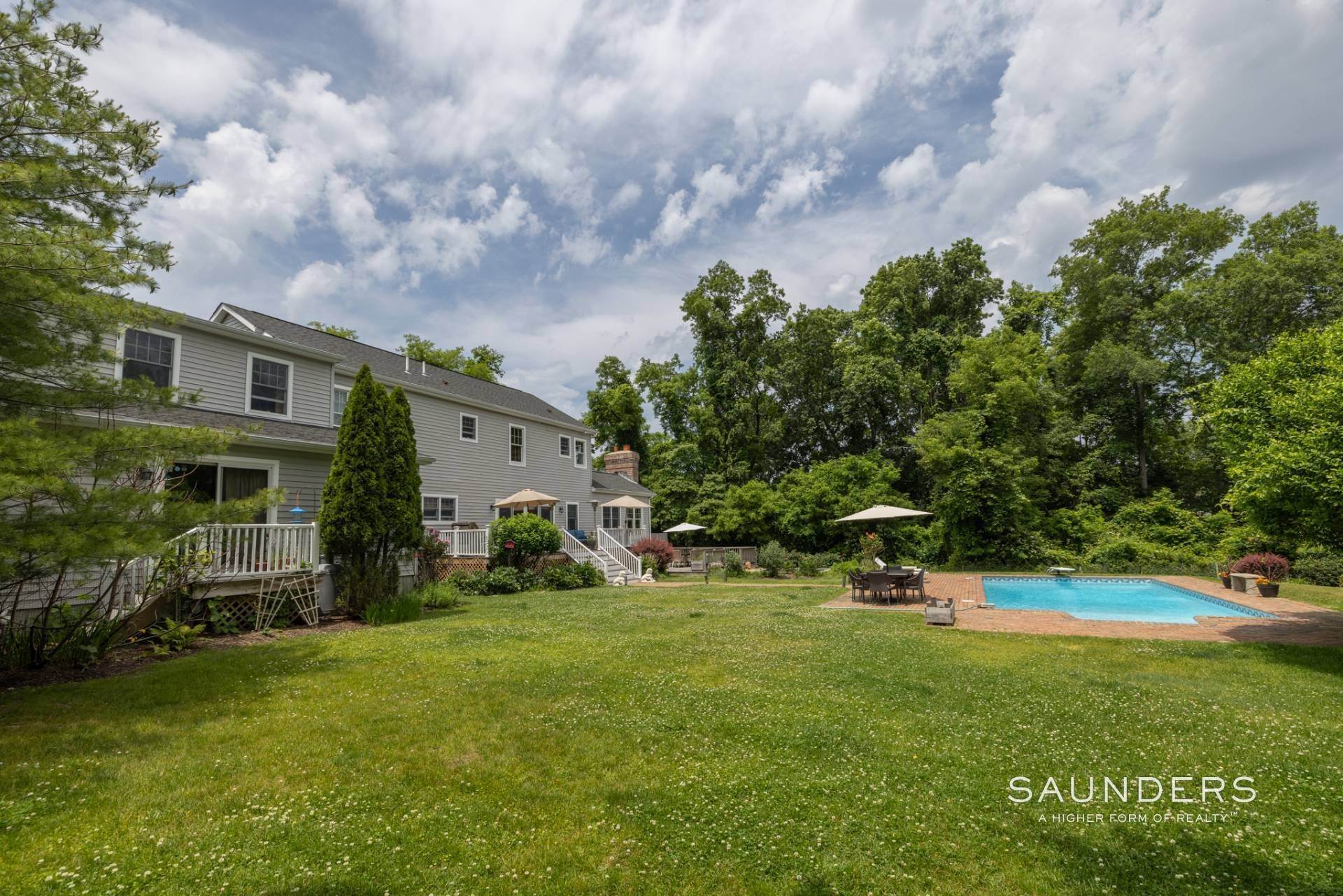 19. Single Family Homes for Sale at Spacious Colonial On 1.6 Acres With Accessory Apartment 2 Do's Way (320 Noyack Road), Southampton, NY 11968