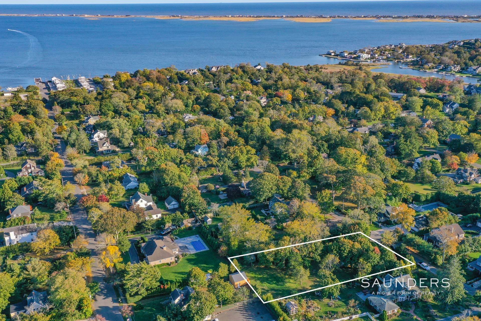 22. Single Family Homes for Sale at The East Quogue Quintessential Queen Anne 11 Walnut Avenue, East Quogue, NY 11942