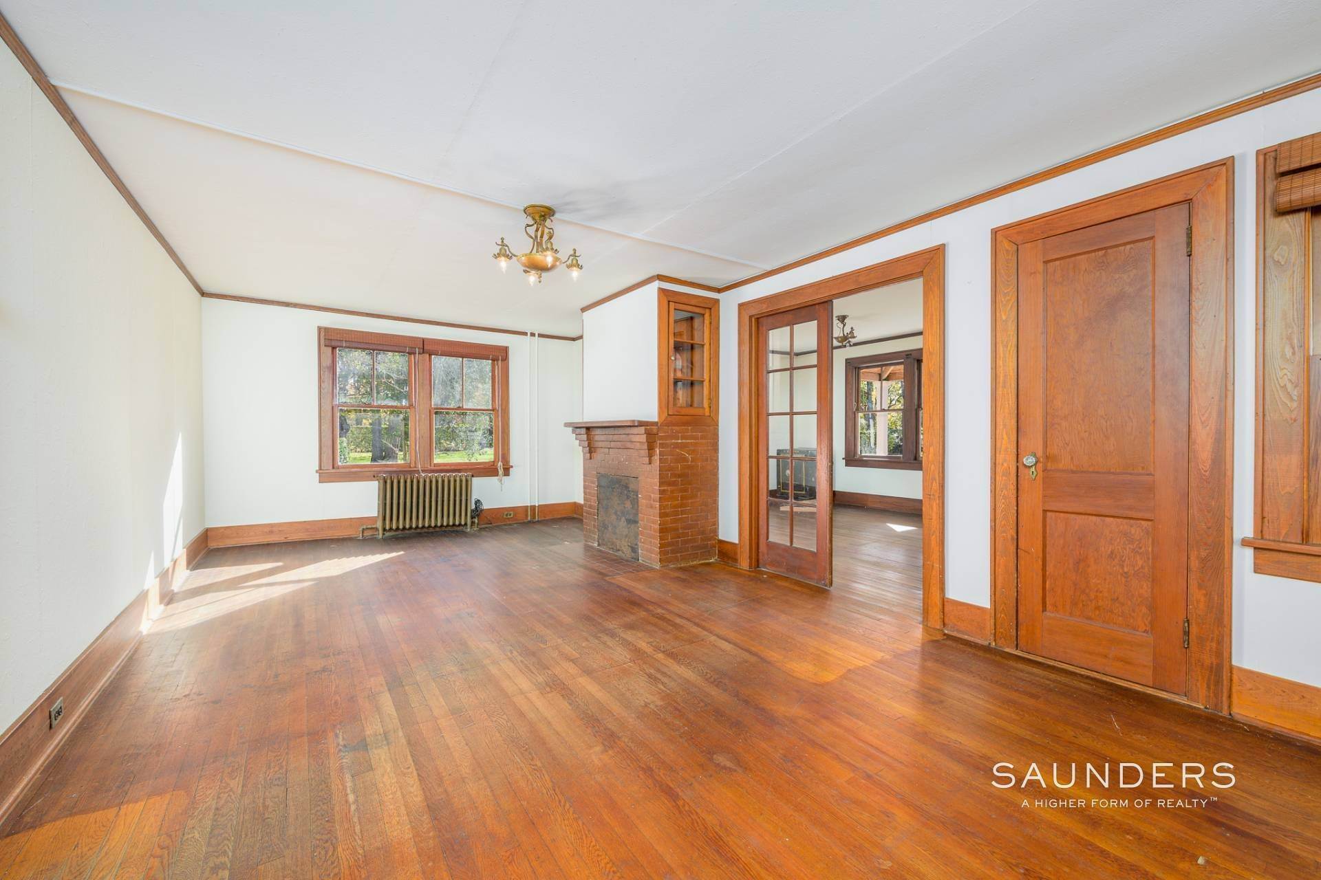6. Single Family Homes for Sale at The East Quogue Quintessential Queen Anne 11 Walnut Avenue, East Quogue, NY 11942