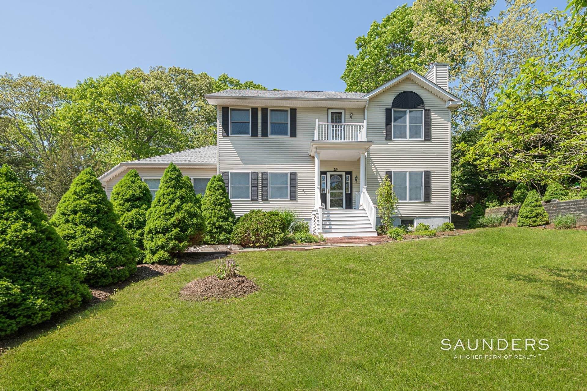 Single Family Homes at Chic And Modern In Southampton Cove 38 Cove Road South, Southampton, NY 11968