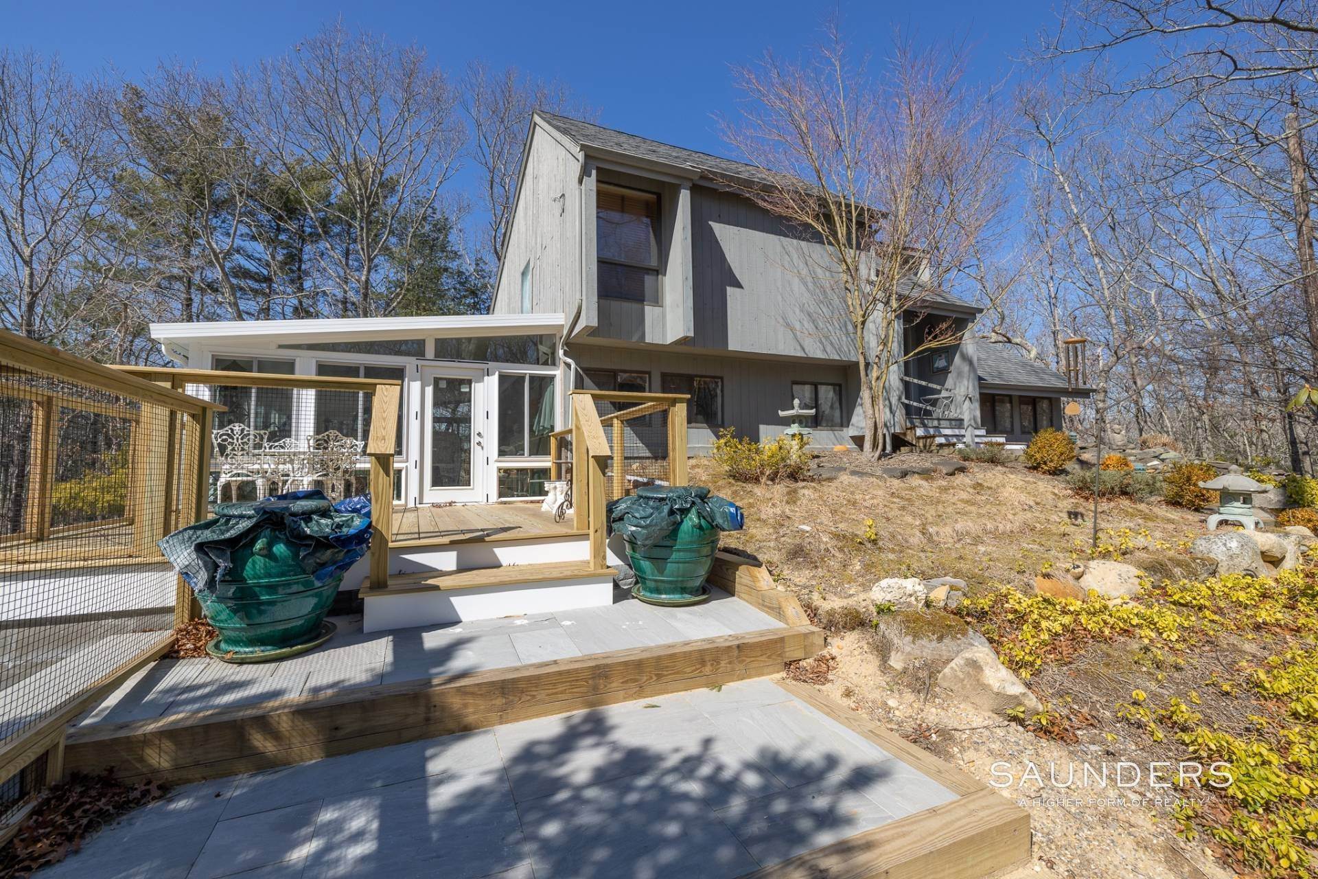 15. Single Family Homes for Sale at East Hampton Enclave With Pool, Guest House And Room For Tennis! 479 Hands Creek Rd, East Hampton, NY 11937