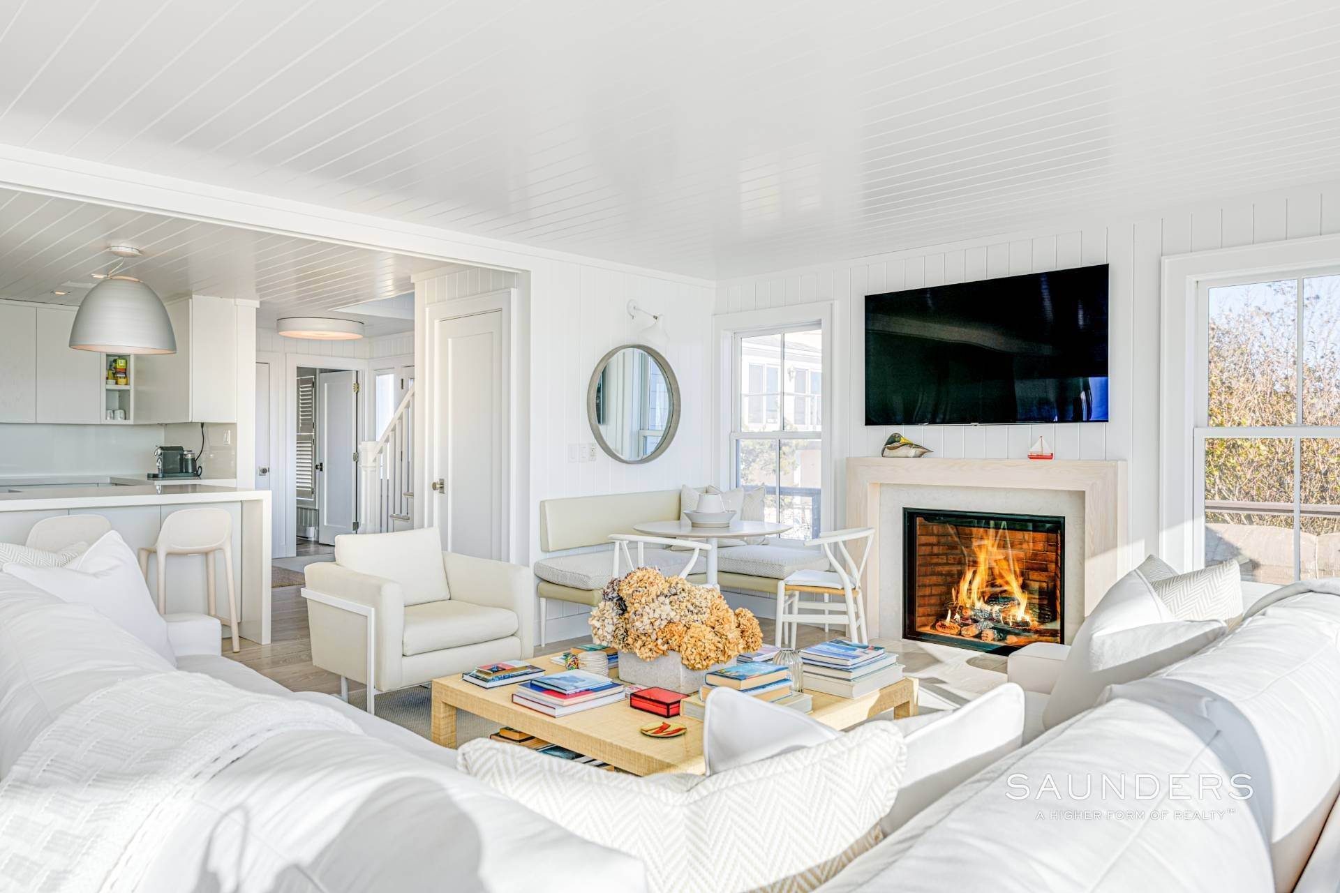 7. Single Family Homes at Extraordinary Oceanfront Rental - Quogue 14 Rogusa Lane, Quogue, NY 11959