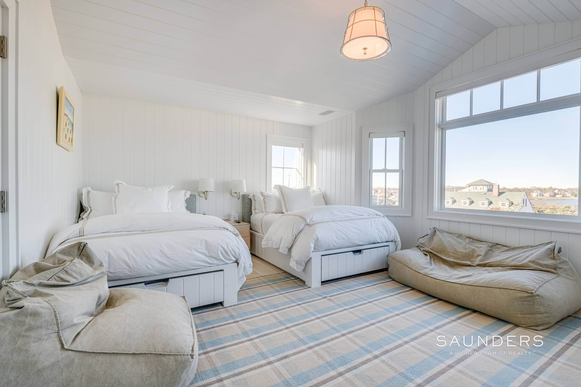 16. Single Family Homes at Extraordinary Oceanfront Rental - Quogue 14 Rogusa Lane, Quogue, NY 11959