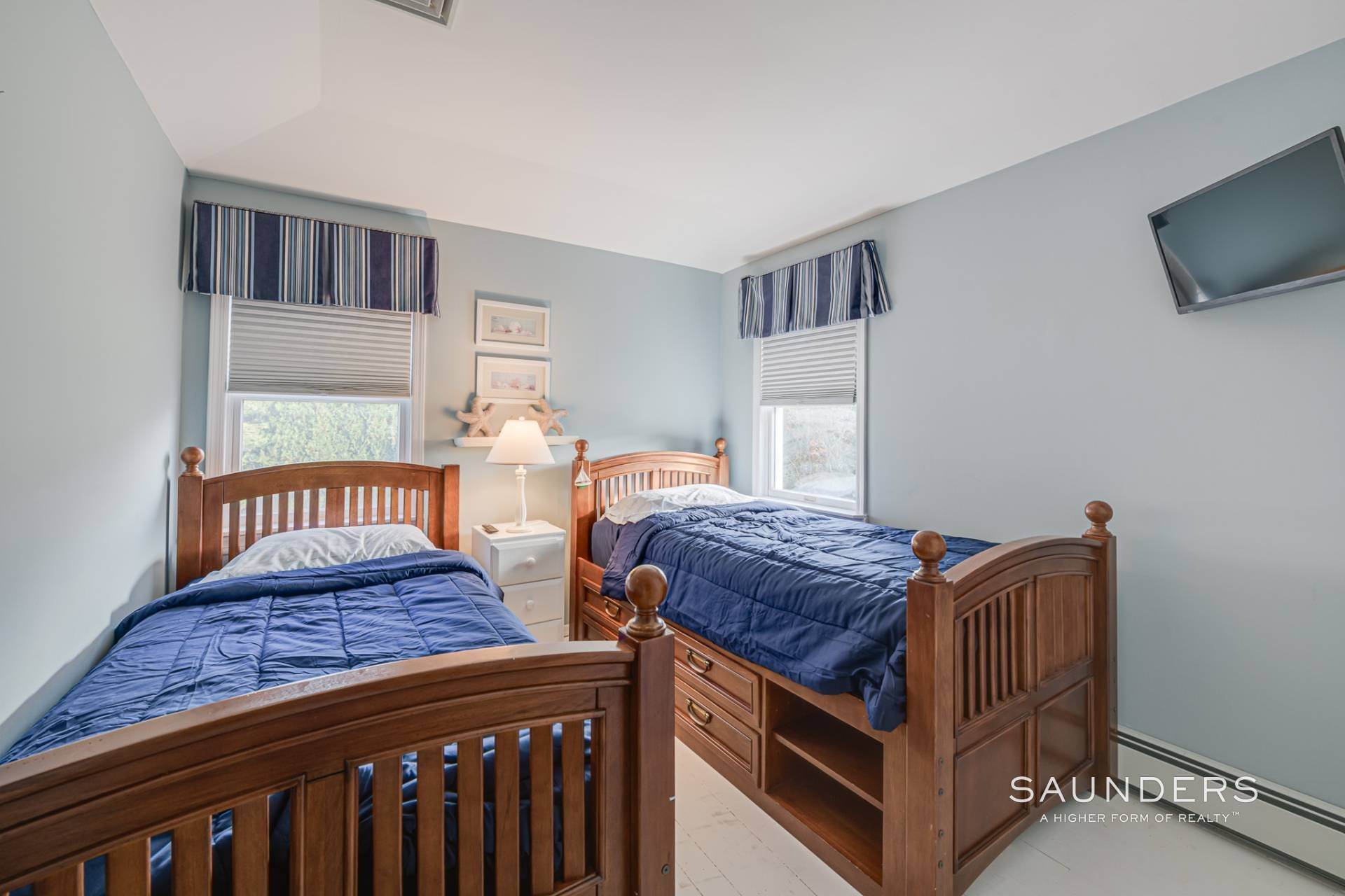 11. Single Family Homes for Sale at Countryside Charm Near Southampton Village 10 Kerrie Court, Southampton, NY 11968