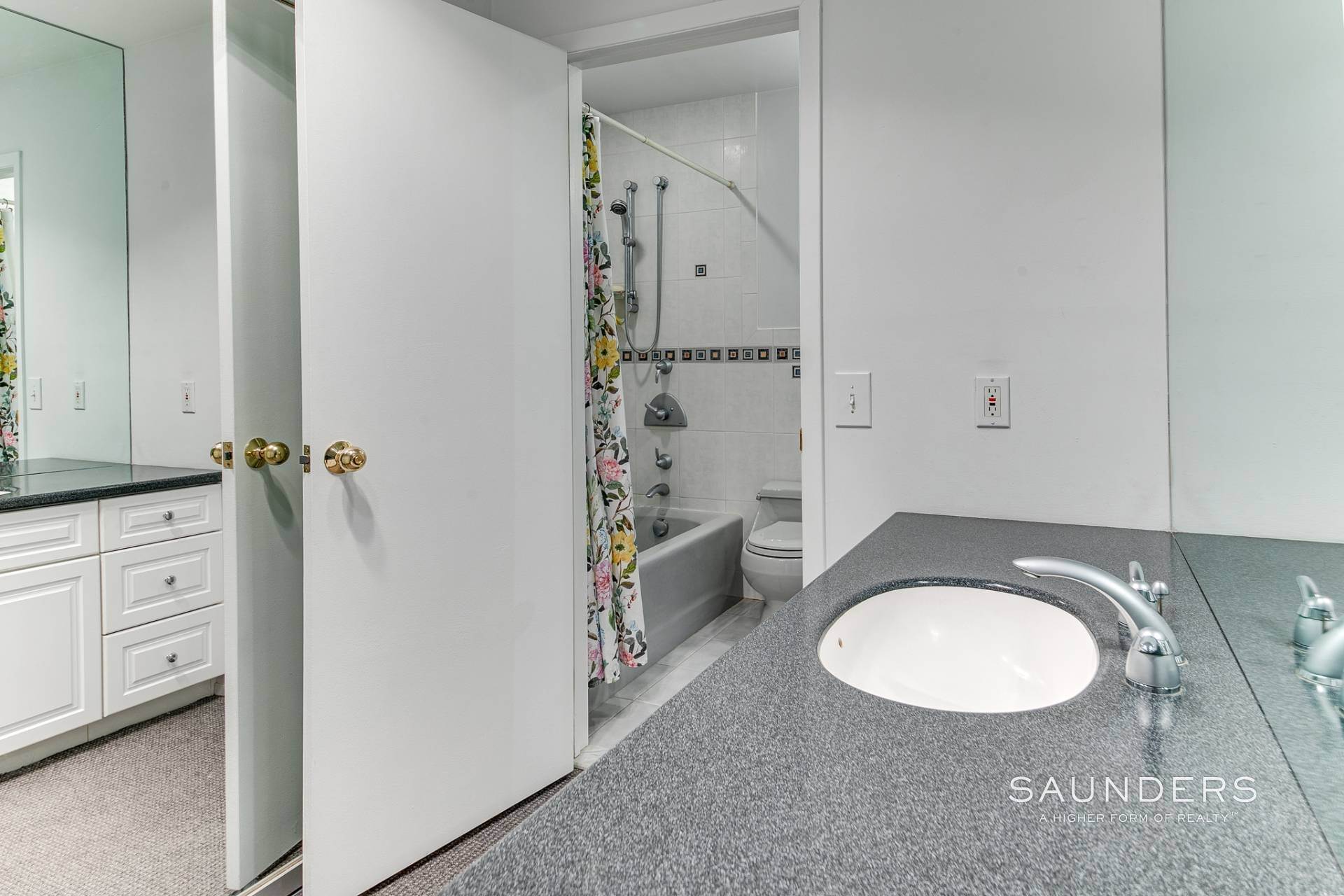 13. Condominiums for Sale at Carefree Condo Living In East Hampton 196 Treescape Drive, Cluster 3, Unit 5d, East Hampton, NY 11937