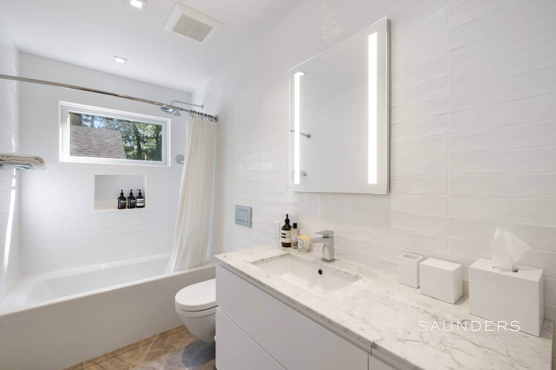 10. Single Family Homes for Sale at Clean Renovated Modern In Clearwater Beach 134 Underwood Drive, East Hampton, NY 11937