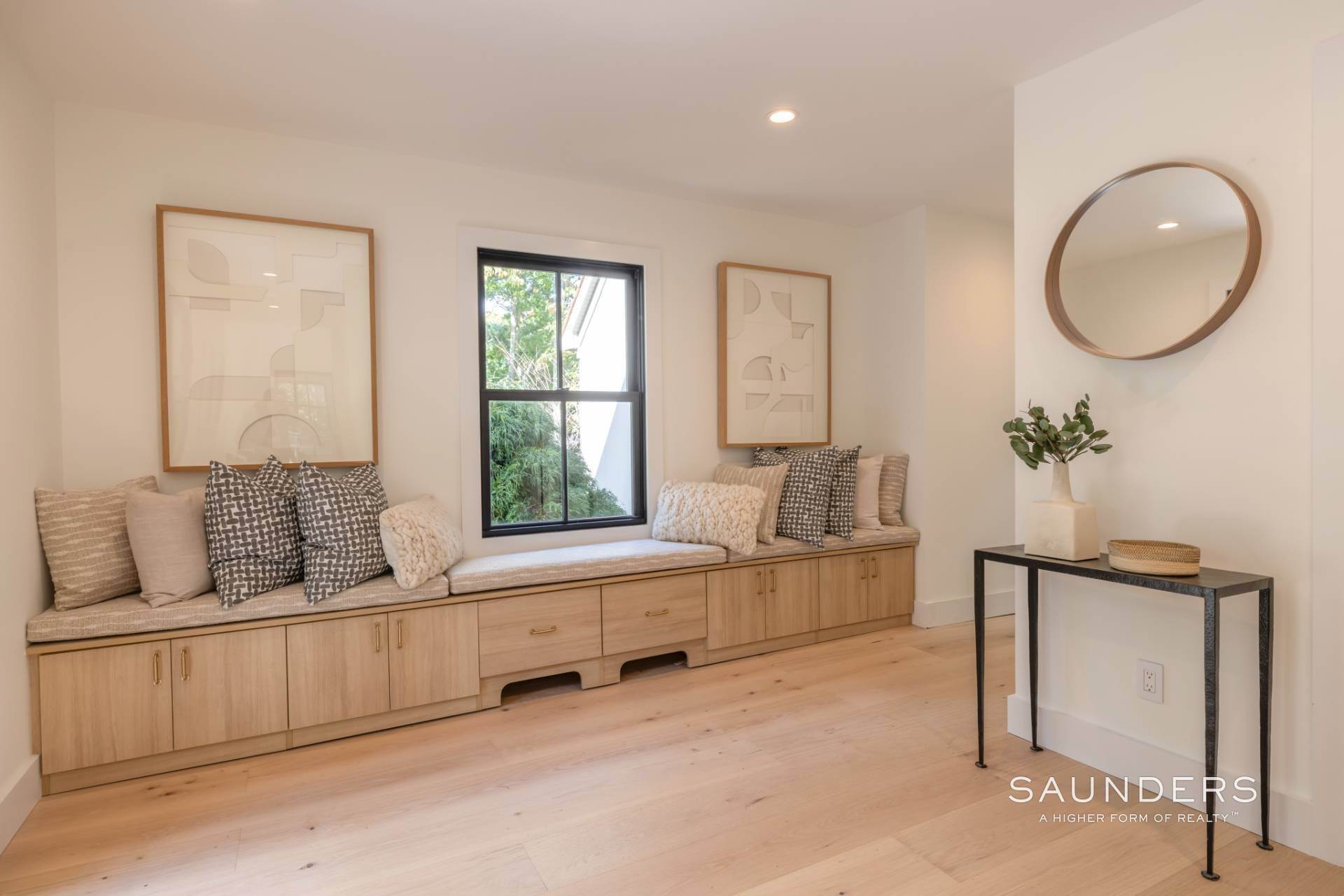16. Single Family Homes for Sale at Stunning Sag Harbor New Construction With Tennis On 2 Acres 2622 Deerfield Road, Sag Harbor, NY 11963