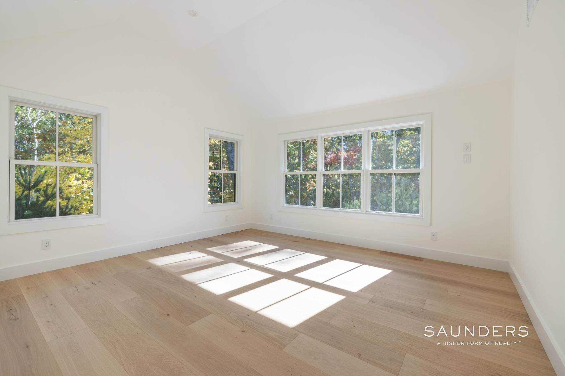 23. Single Family Homes for Sale at Stunning Sag Harbor New Construction With Tennis On 2 Acres 2622 Deerfield Road, Sag Harbor, NY 11963