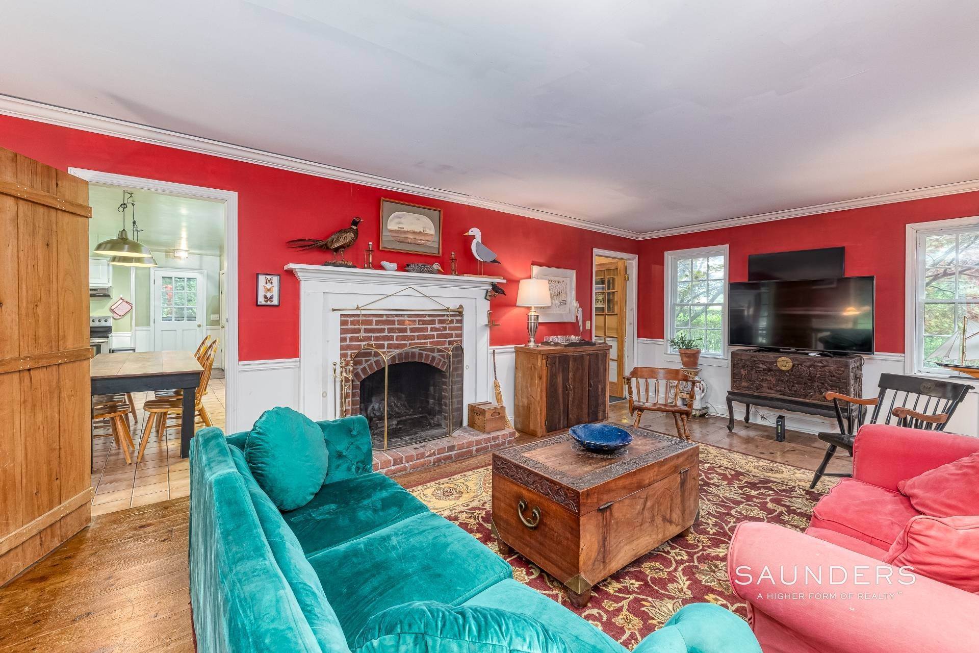 5. Single Family Homes for Sale at Shelter Island Elegant Colonial Retreat With Barn 81 North Midway Road, Shelter Island, NY 11964