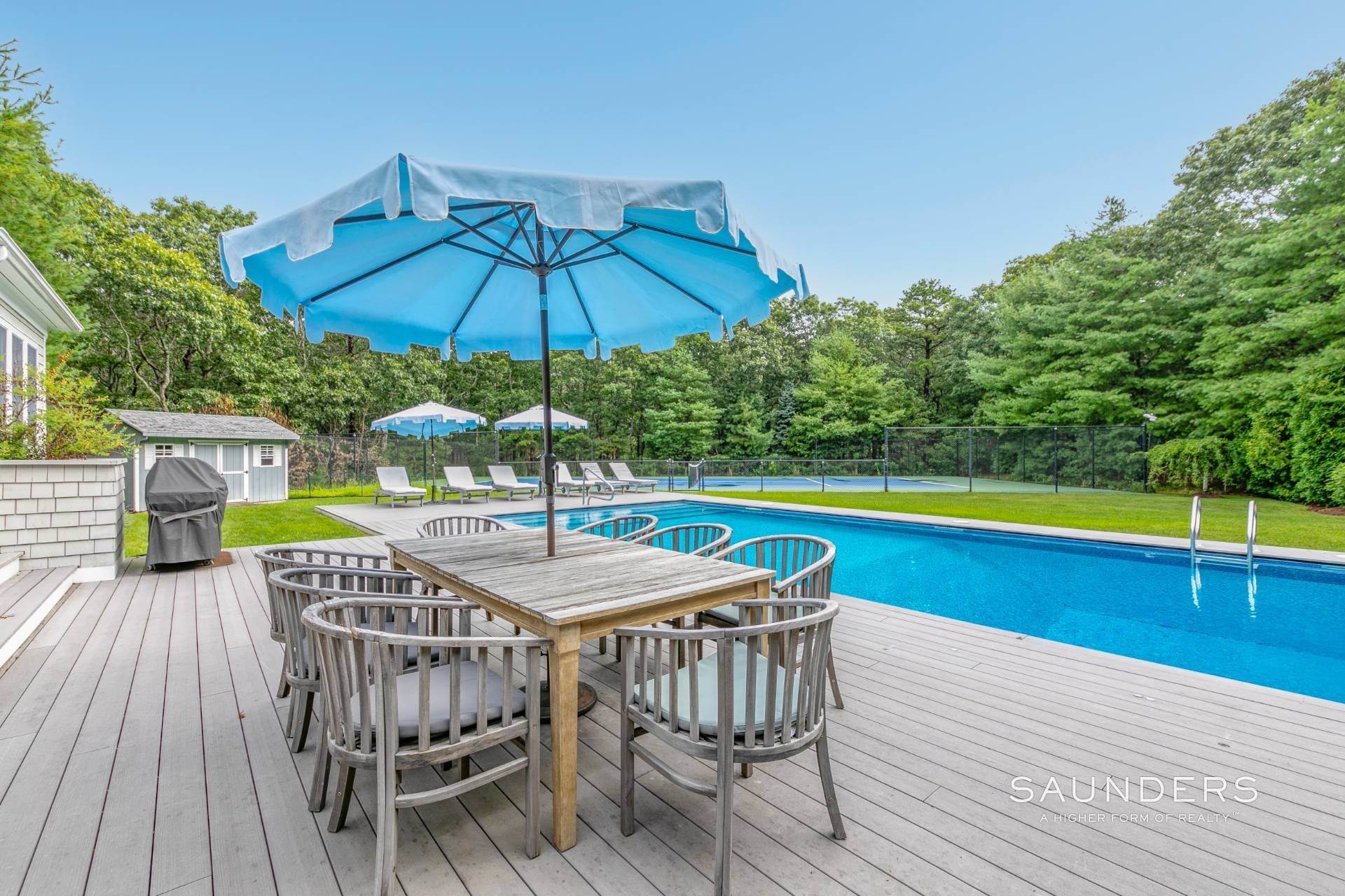 27. Single Family Homes for Sale at Lowest Priced Home With Private Tennis In East Hampton 70 Ancient Highway, East Hampton, NY 11937