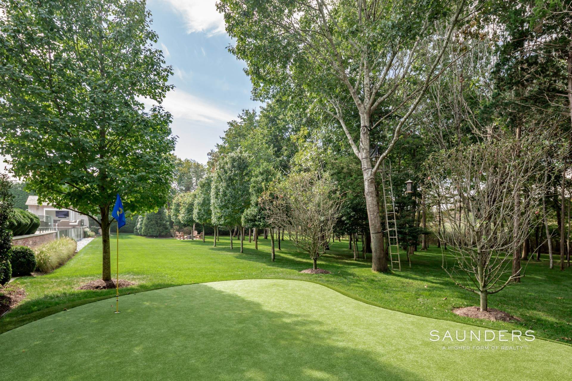 48. Single Family Homes for Sale at Enviable East Hampton Estate With Pool, Tennis & Golf 60 Two Holes Of Water, East Hampton, NY 11937