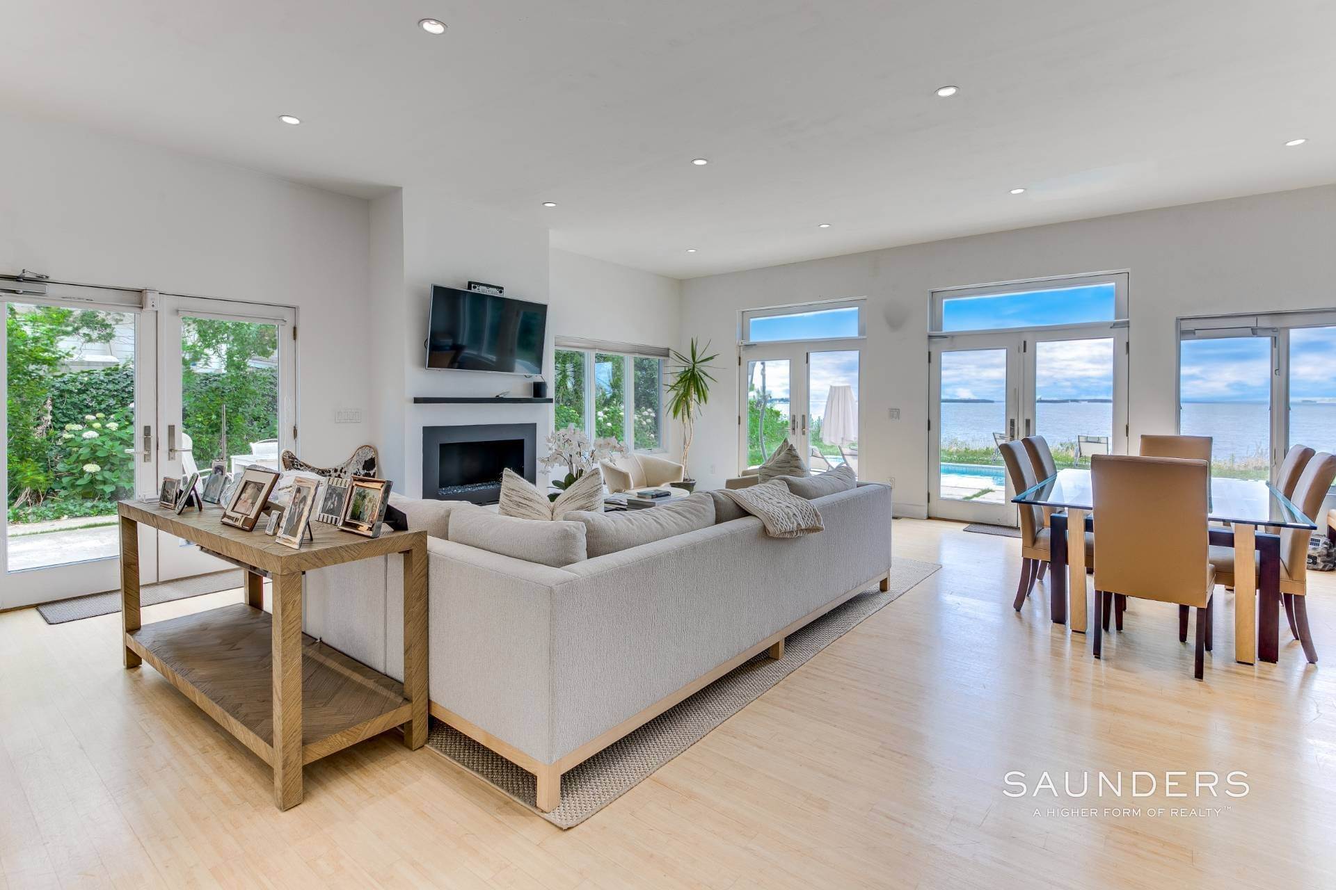 5. Single Family Homes for Sale at Stunning Sag Harbor Residence With Pool And Beautiful Water View 9 Cliff Drive, Sag Harbor, NY 11963
