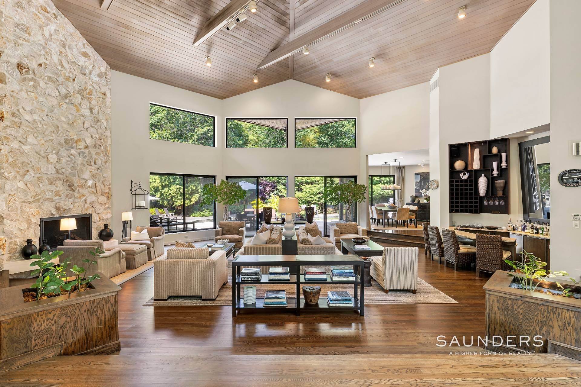 7. Single Family Homes for Sale at California Luxe In Coveted Quogue Village South 11 Heatherwood Lane, Quogue, NY 11959