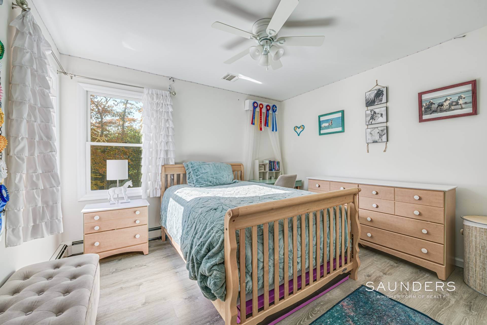 16. Single Family Homes for Sale at Clearwater Beach With Marina & Private Beach Association 46 Tyrone Drive, East Hampton, NY 11937