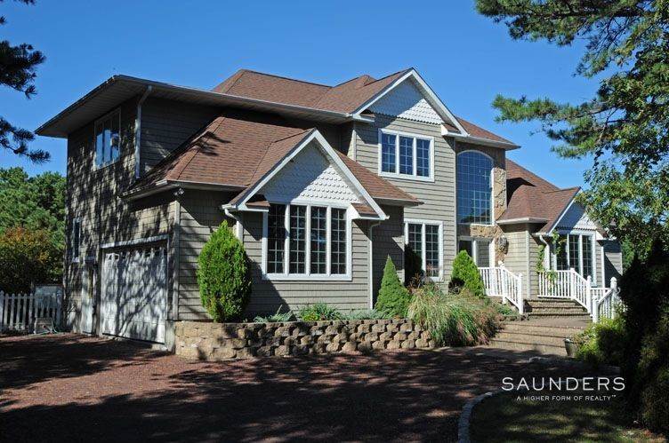 Single Family Homes for Sale at Pristine Custom Built Home In Southampton 43 Blackwatch Court, Southampton, NY 11968