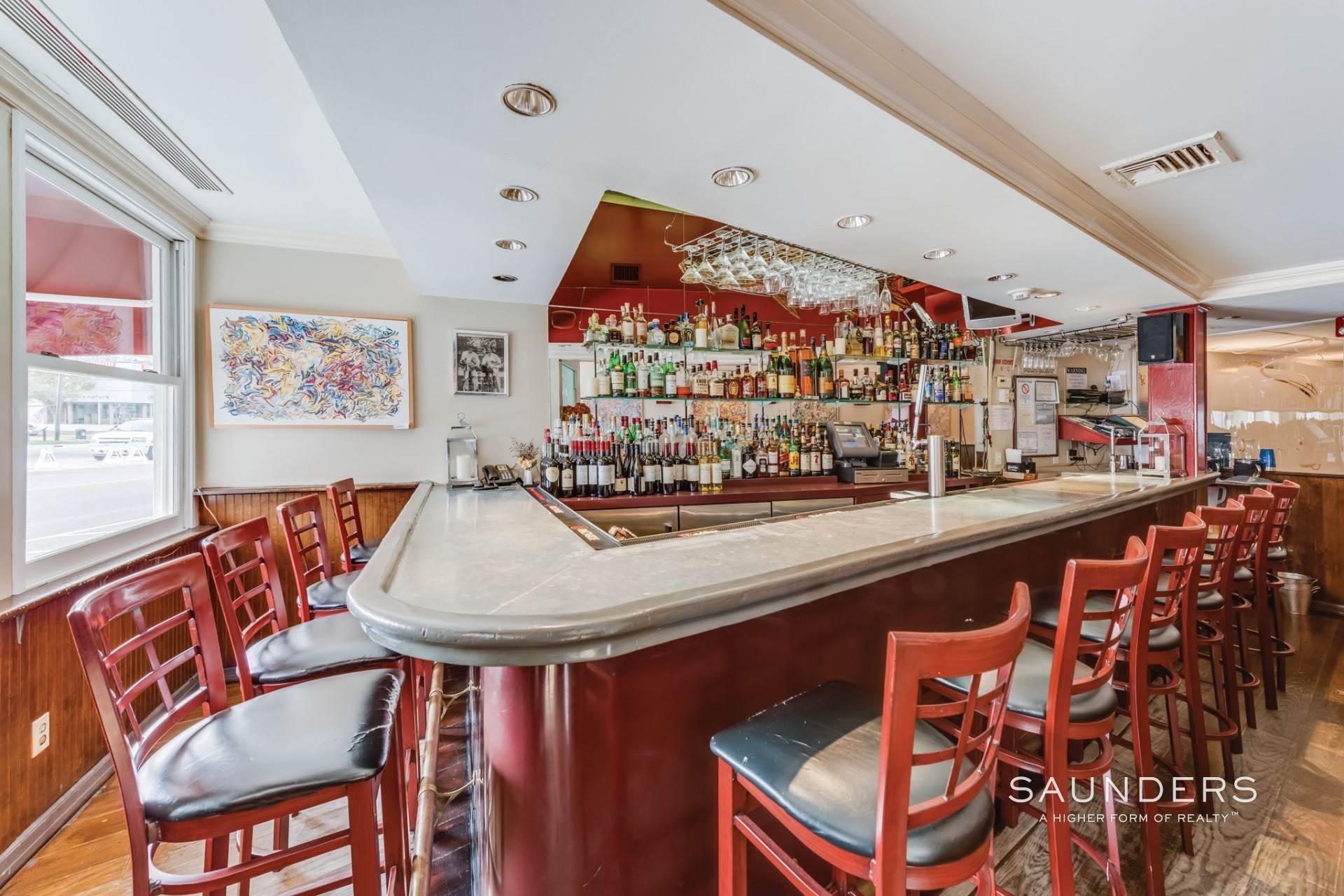 5. Commercial for Sale at Restaurant - Heart Of Southampton Village 75 Jobs Lane, Southampton, NY 11968