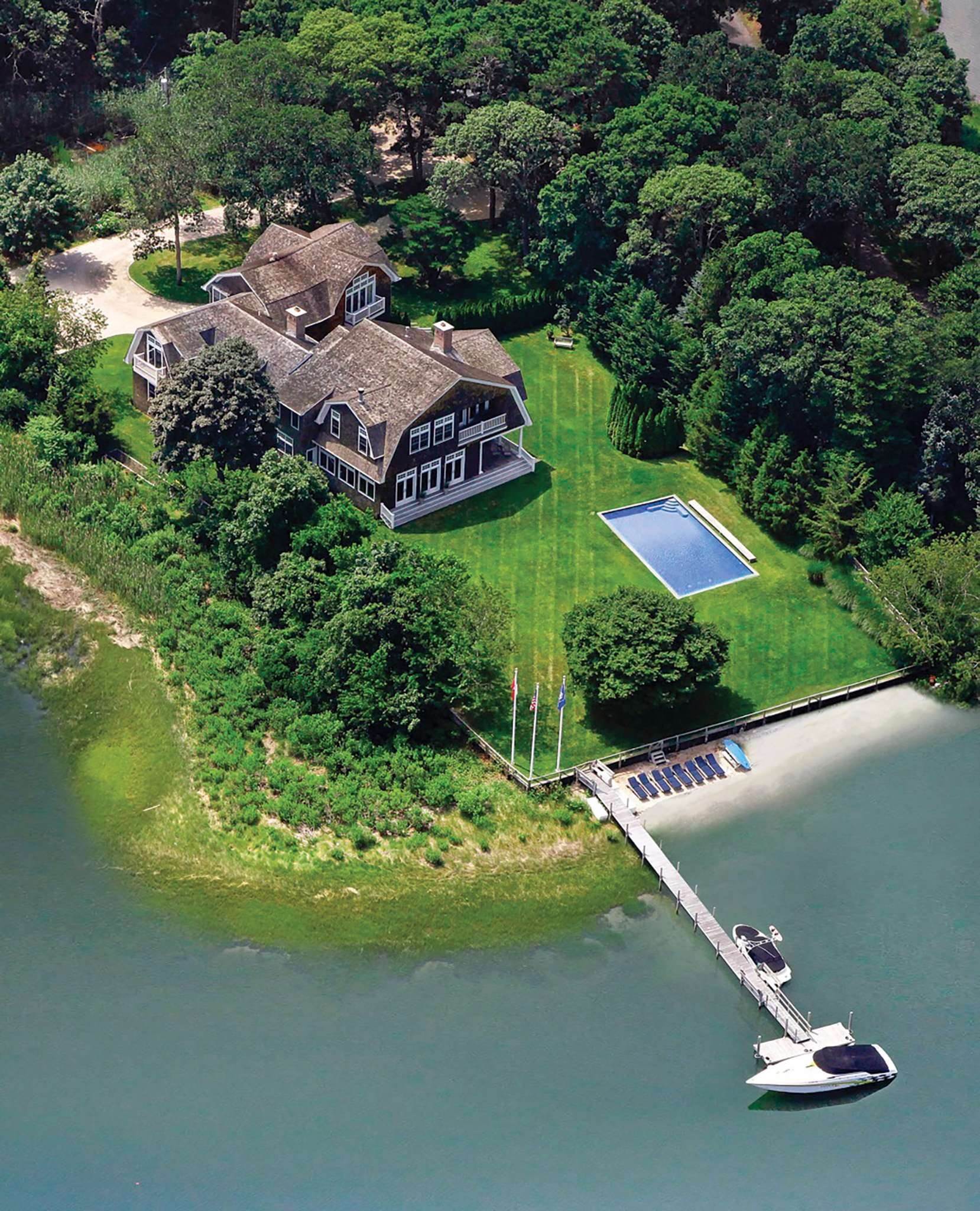 2. Single Family Homes at Waterfront Compound On A Private Peninsula Southampton, NY 11968