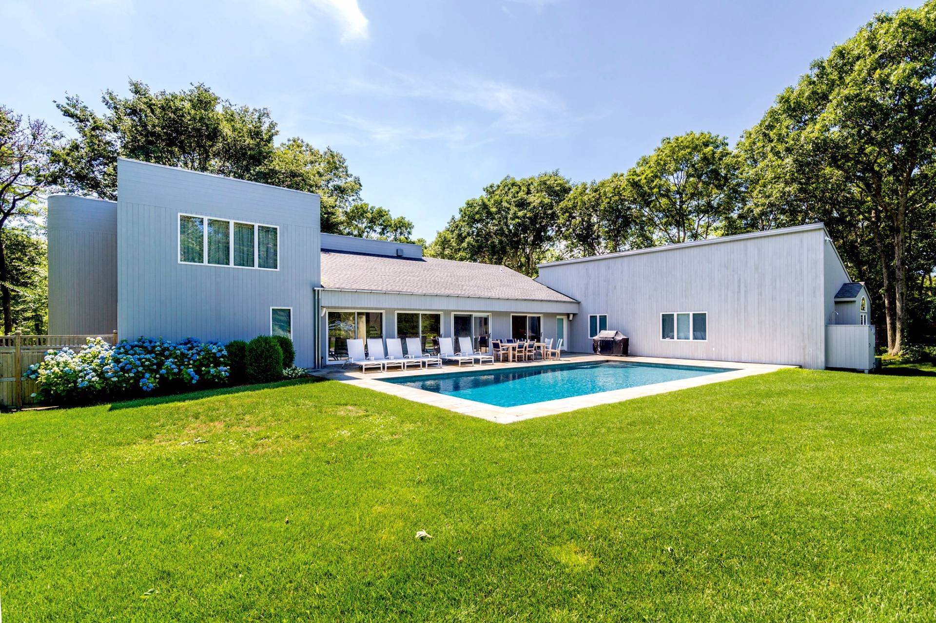 2. Single Family Homes at Sag Harbor With Pool And Tennis Sag Harbor, NY 11963