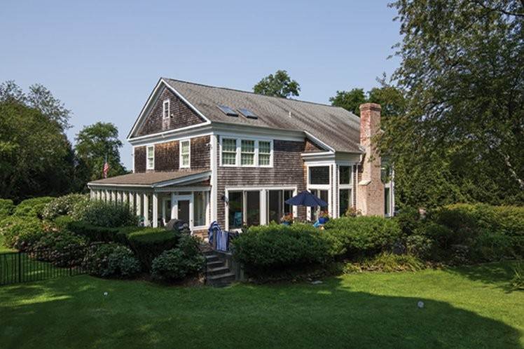 24. Single Family Homes at Shelter Island Tasteful Traditional With Pool Shelter Island, NY 11964
